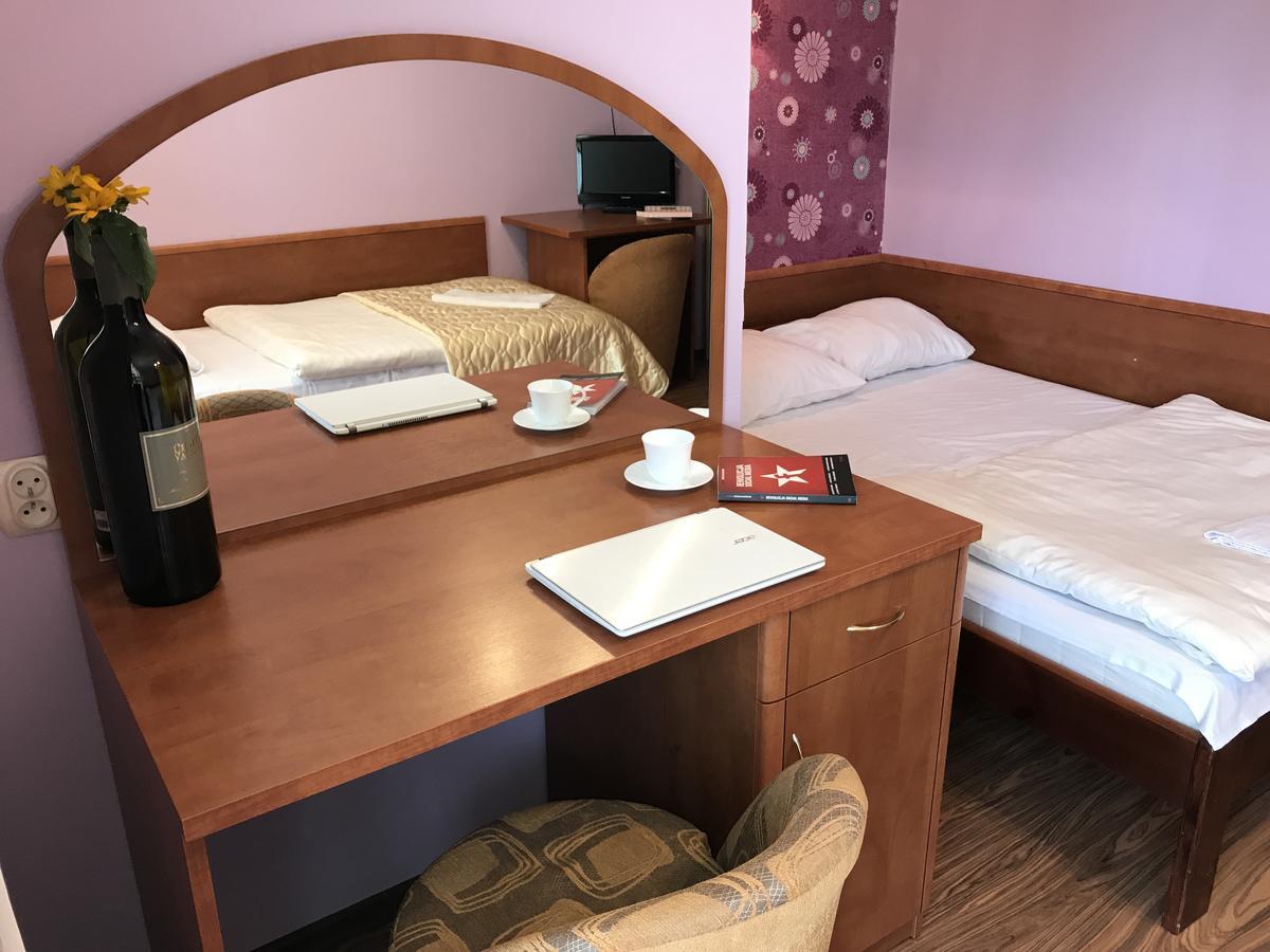Gosciniec Kukle Bed & Breakfast Екстериор снимка